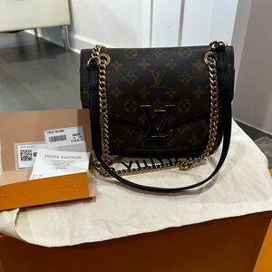 AUTHENTIC LV PASSY NM MNG BAG **SOLD OUT EVERYWHERE 😊